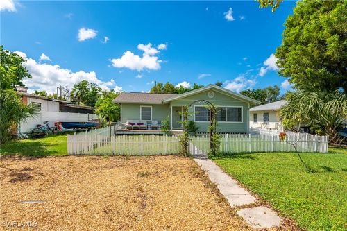 2432 Washington Ave, NAPLES, FL, 34112-4659 | Card Image