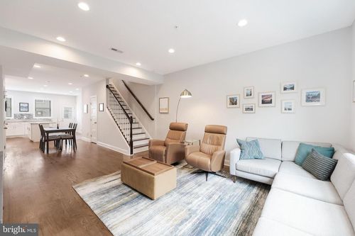 3-1613 Isherwood St Ne, WASHINGTON, DC, 20002-5531 | Card Image