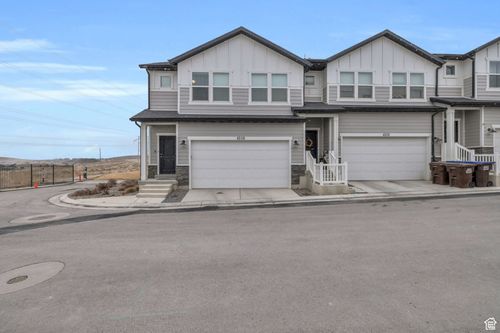 4536 E Hurstbourne Dr, Eagle Mountain, UT, 84005-5320 | Card Image