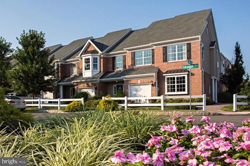 33 Tacoma Ln, Hamilton, NJ, 08619-2066 | Card Image