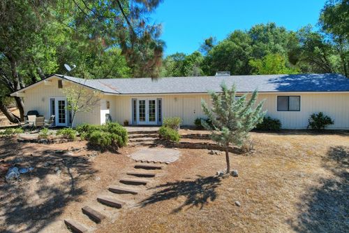 39406 John West Rd, Oakhurst, CA, 93644-9720 | Card Image