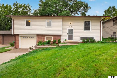 2125 S 62nd St, Lincoln, NE, 68506-2752 | Card Image