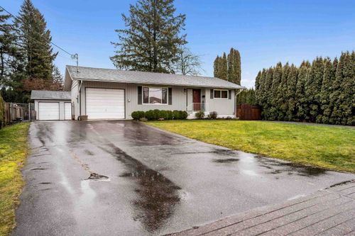 45468 Crescent Dr, Chilliwack, BC, V2P1G8 | Card Image