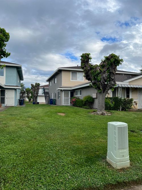 apt-2-9063 Pinata Way, Sacramento, CA, 95826-3316 | Card Image