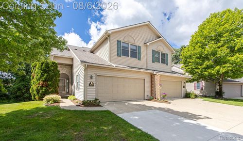 300 Stratford Ln, Lake Orion, MI, 48360-1352 | Card Image