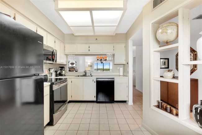 APT-904 - 2206 S Cypress Bend Dr, Condo with 1 bedrooms, 2 bathrooms and null parking in Pompano Beach FL | Image 8