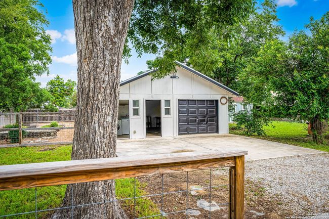 150 W Faust St, House other with 2 bedrooms, 3 bathrooms and null parking in New Braunfels TX | Image 41