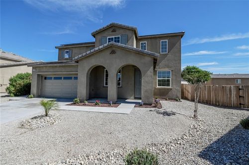 13464 Fernglen Ct, Victorville, CA, 92394-9584 | Card Image
