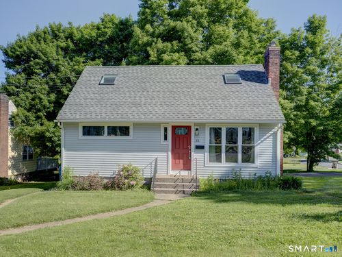 35 Bretton Rd, Manchester, CT, 06042-3327 | Card Image