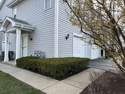 1361 Orleans Dr, Mundelein, IL, 60060-4862 | Card Image