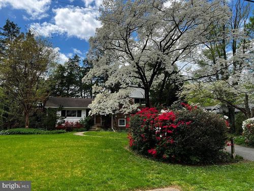 6523 Kerns Rd, FALLS CHURCH, VA, 22044-1404 | Card Image