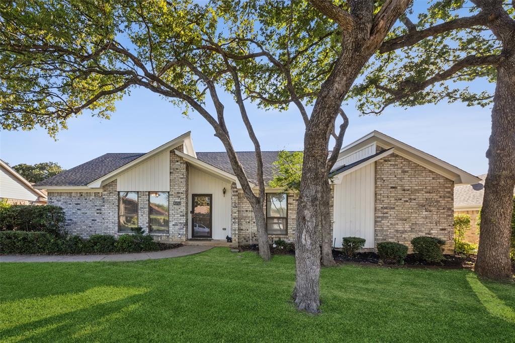 Parkridge Dr, Hurst, TX 76054