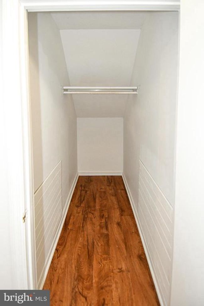 327 W 9 Th St, Townhouse with 3 bedrooms, 2 bathrooms and null parking in FRONT ROYAL VA | Image 24