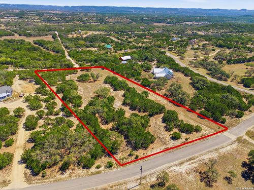 748 Bear Springs Trl, Pipe Creek, TX, 78063 | Card Image