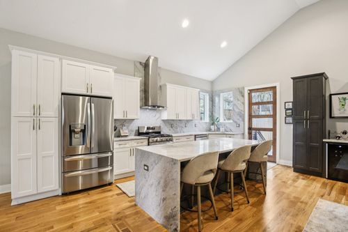 915 Emmett Ave, Nashville, TN, 37206-3421 | Card Image