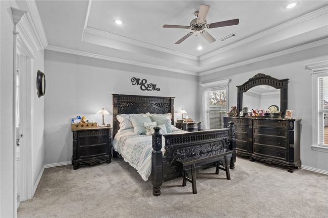 Beautiful master bedroom ensuite. | Image 18