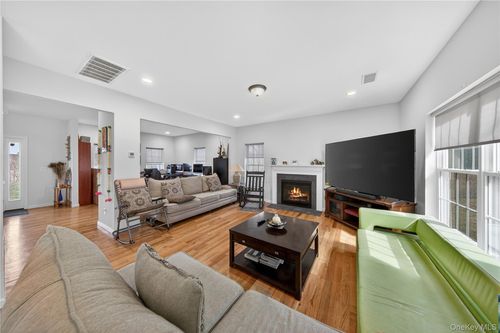 98 Bender Rd, Westtown, NY, 10998-3504 | Card Image
