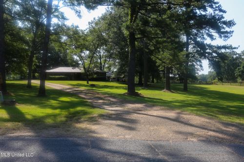 2800 Reed Town Rd, Utica, MS, 39175-9583 | Card Image