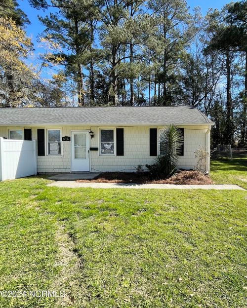 516 Elm St, Jacksonville, NC, 28540-4902 | Card Image