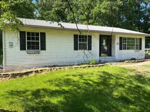 1305 Linda Ln, Parkersburg, WV, 26104-9446 | Card Image