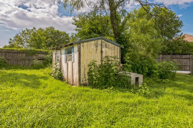 110 N 2 Nd St, House other with 3 bedrooms, 2 bathrooms and null parking in Mount Calm TX | Image 5