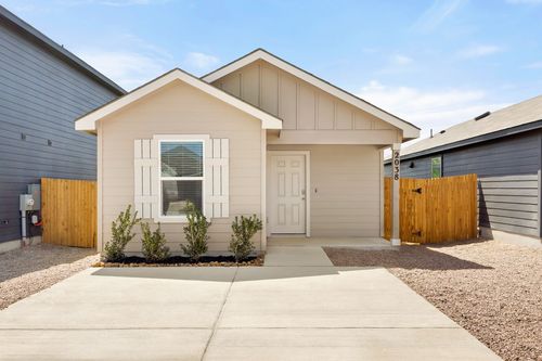 2038 Zephyr Lily, San Antonio, TX, 78221 | Card Image