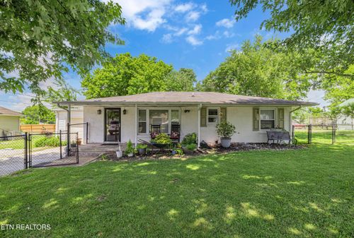 222 S Oakwood Ave, Clinton, TN, 37716-4340 | Card Image