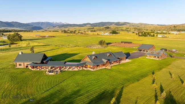 1021 Gateway South Rd, Home with 7 bedrooms, 7 bathrooms and null parking in Gallatin Gateway MT | Image 28