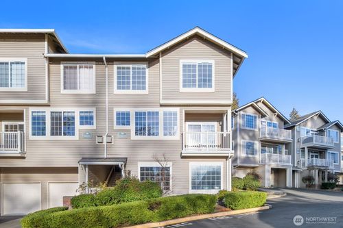 ll1863-18638 Ne 55th Way, Redmond, WA, 98052-6130 | Card Image