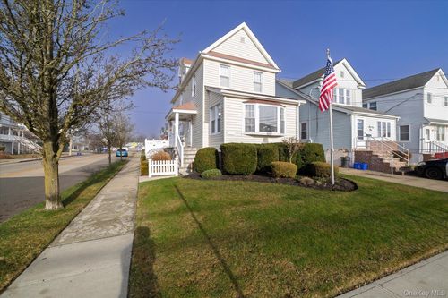 77 Lawson Ave, East Rockaway, NY, 11518-1720 | Card Image