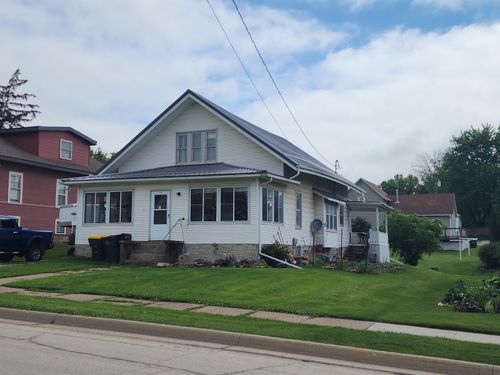 305 2nd Nw Street, Waukon, IA, 52172 | Card Image