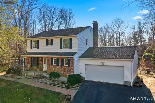 17 Inchcliffe Dr, Gales Ferry, CT, 06335-1807 | Card Image