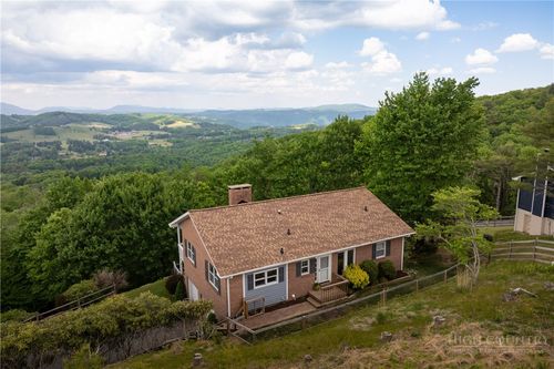 110 Sorrento Slopes Dr, Boone, NC, 28607-7059 | Card Image