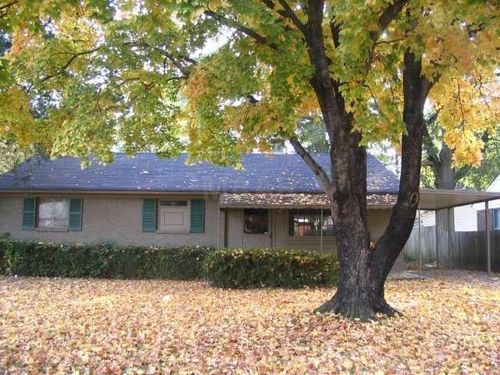 398 Mcdermitt Rd, Memphis, TN, 38120-1615 | Card Image