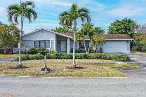 10900 Sw 124th Rd, Miami, FL, 33176-4545 | Card Image