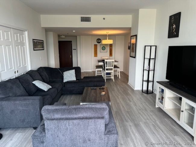APT-503 - 235 E River Dr, Condo with 3 bedrooms, 2 bathrooms and 2 parking in East Hartford CT | Image 8