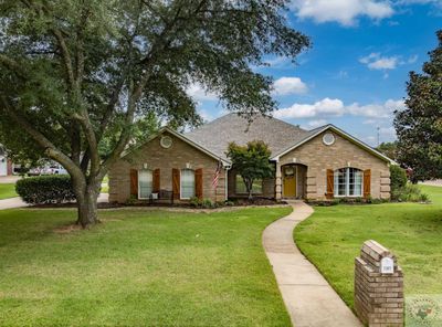 7207 Shilling Cir, House other with 4 bedrooms, 2 bathrooms and null parking in Texarkana TX | Image 1