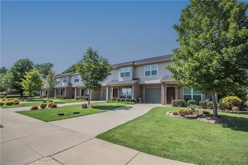 608 Sw 5th St, Bentonville, AR, 72712-5711 | Card Image