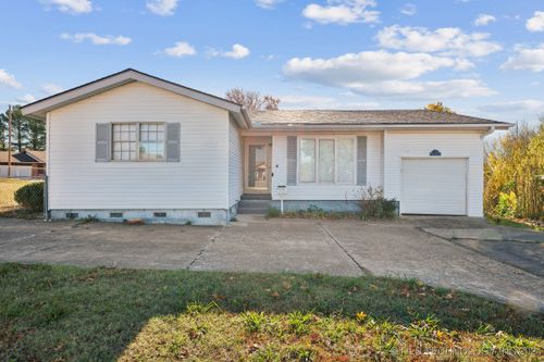 108 W 32nd Street, Sand Springs, OK, 74063 | Card Image