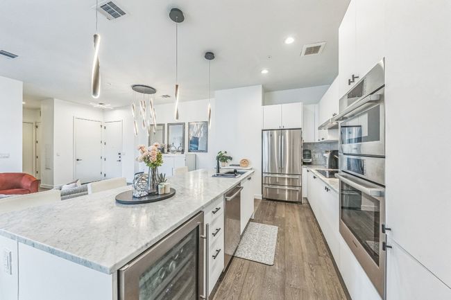 APT-609 - 800 Embassy Dr, Condo with 2 bedrooms, 3 bathrooms and 2 parking in Austin TX | Image 7