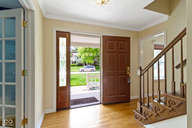 Welcoming Entry with Real Hardwood Floors! | Image 5