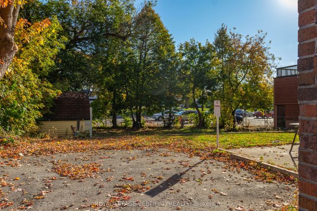 6810 Thorold Stone Rd, Home with 0 bedrooms, 0 bathrooms and null parking in Niagara Falls ON | Image 8