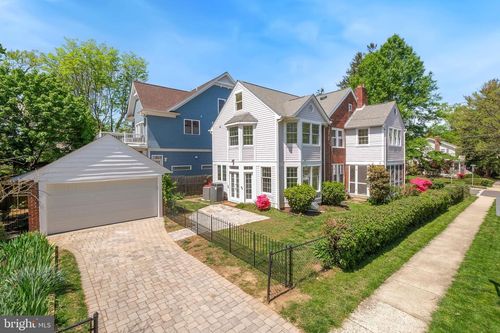 4400 Ridge St, CHEVY CHASE, MD, 20815-5226 | Card Image