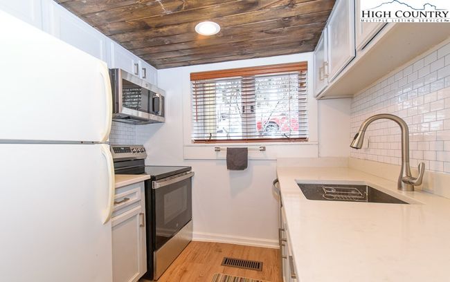 APT-25 - 220 Northridge Rd, Condo with 3 bedrooms, 3 bathrooms and null parking in Beech Mountain NC | Image 14