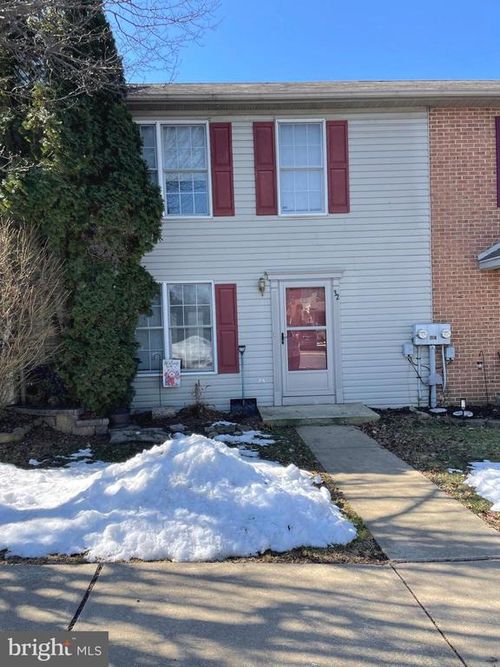 32 Battens Cir, Leola, PA, 17540-9570 | Card Image