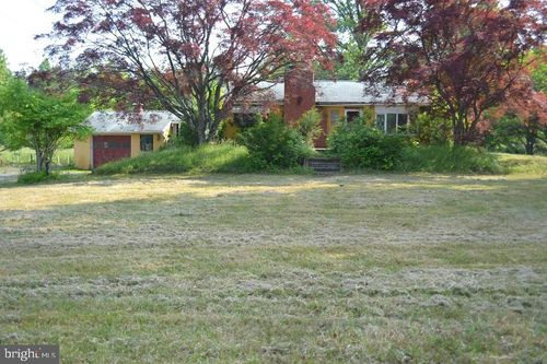 3495 Finland Rd, PENNSBURG, PA, 18073-2521 | Card Image