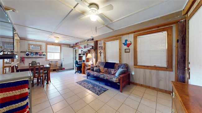 954 Palmetto Dr, House other with 1 bedrooms, 2 bathrooms and 1 parking in Crystal Beach TX | Image 13