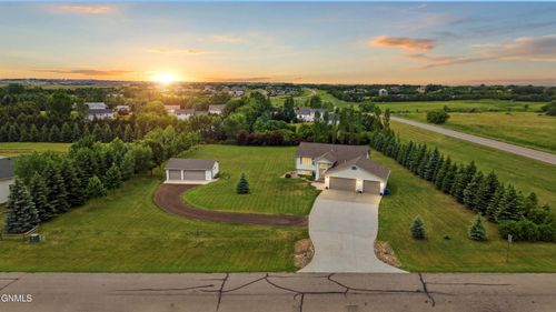 7020 Endicott Dr, Bismarck, ND, 58503-6900 | Card Image