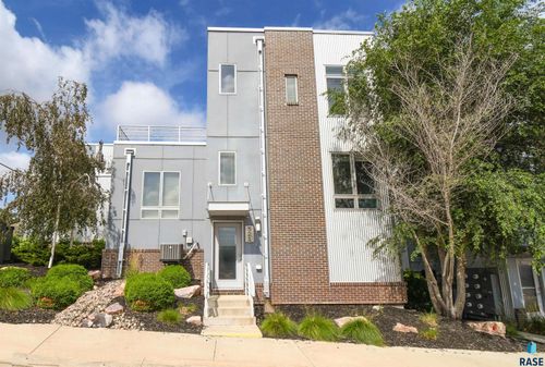 521 S 2nd Ave Avenue, Sioux Falls, SD, 57104 | Card Image