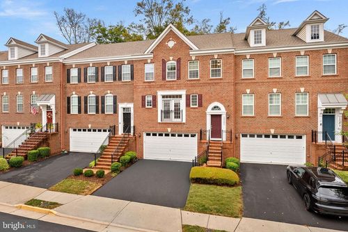 20281 Center Brook Sq, Potomac Falls, VA, 20165-5178 | Card Image